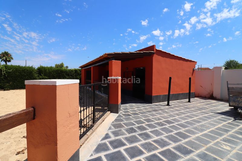 Foto f96bba99-8827-454d-bcb9-95a22dfd639c. Masía en Almoradí