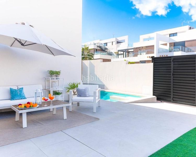 Foto 4ebd37cb-7c0d-4f8c-8eaa-ef49e4e74ac2. Casa amb piscina a Benijófar