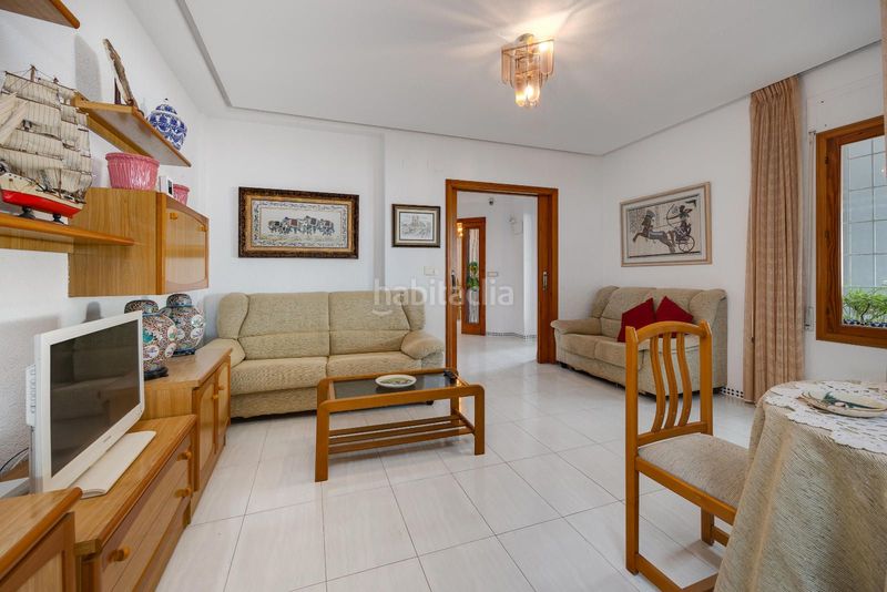 Foto 3949338f-03b0-4979-aa5d-701ef6c74e4a. Casa a Calas Santiago Bernabeu Santa Pola