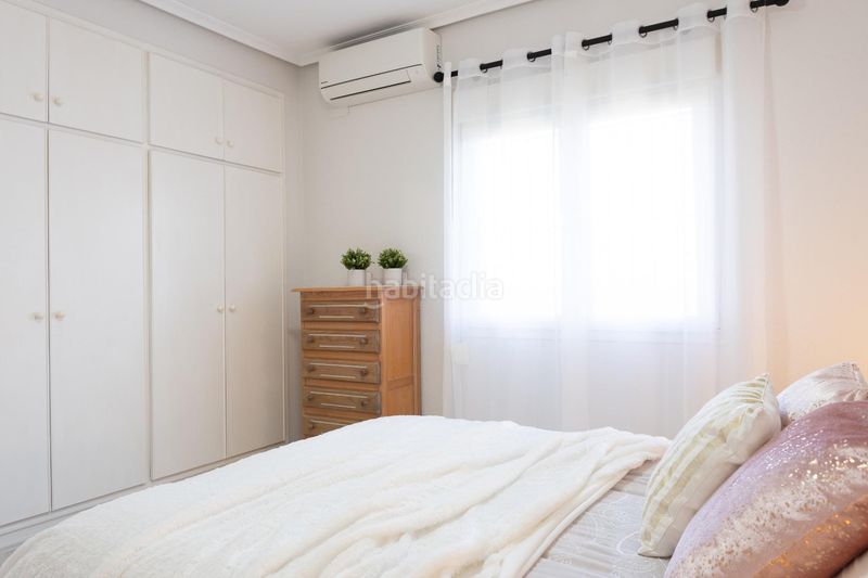 Foto b9d9c131-6a21-4aad-ab8a-831e22d8f242. Casa en Playa Flamenca Orihuela