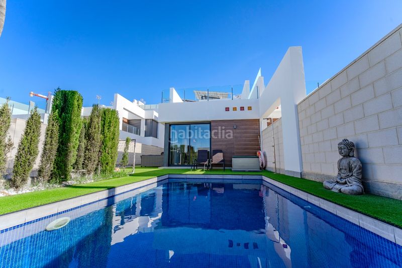 Foto 40602ee1-e963-4f5a-8fb9-de3ff994fa11. Casa adossada a Benijófar