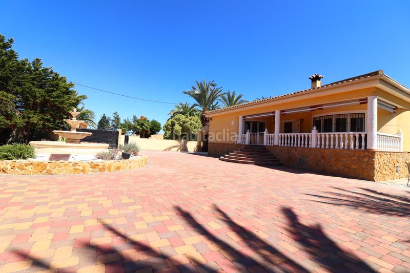 Foto ca506bf2-43e4-43b5-b294-a2d96da6ac74. Masia amb piscina a Catral