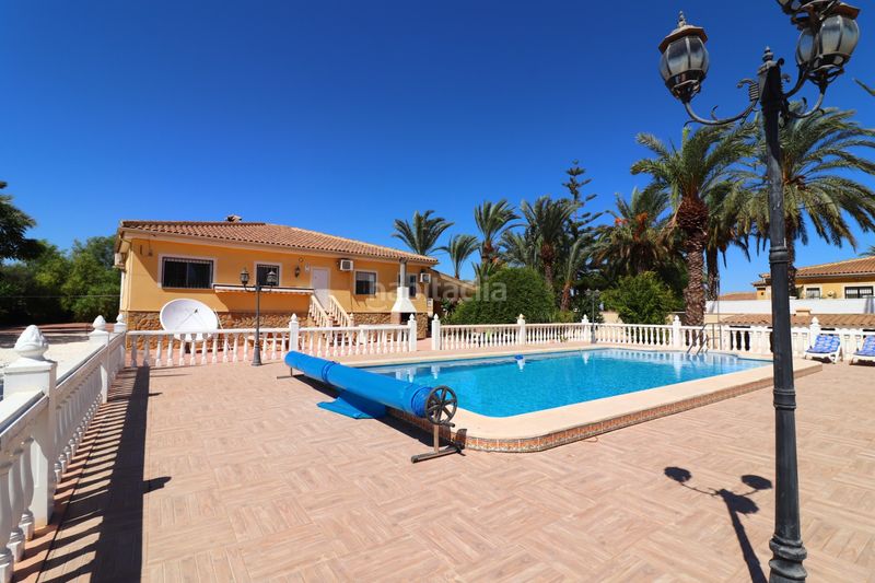 Foto e443fa31-9866-445e-8035-fafb41cd1fea. Masia amb piscina a Catral