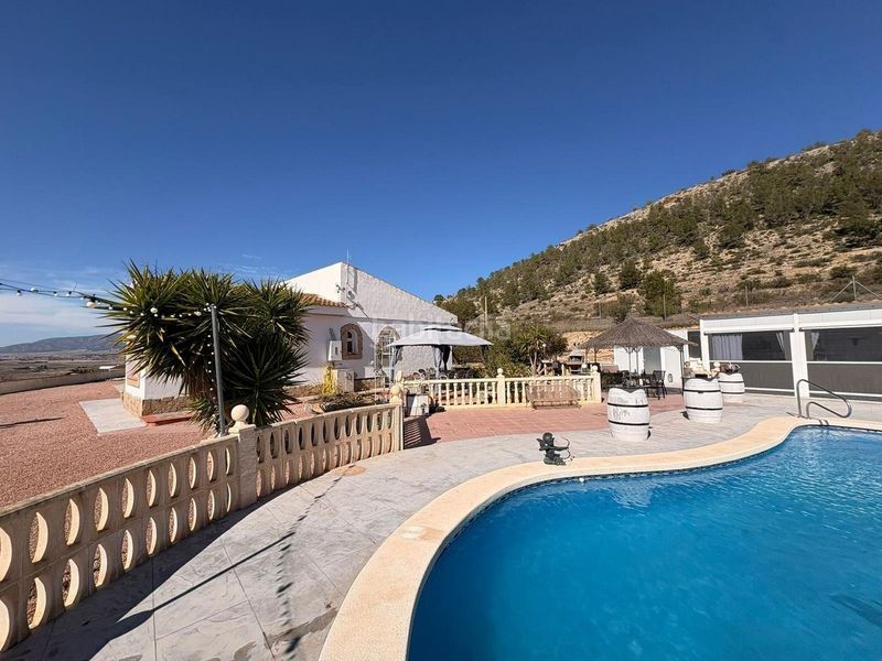 Foto cf342a8b-2f7f-419f-ae3d-753082f3938b. Casa amb piscina a Monòver