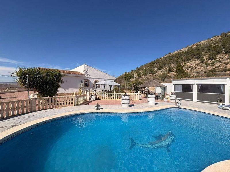 Foto db081416-f73a-4dad-8cf3-6c8eb0b427d5. Casa amb piscina a Monòver