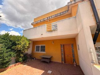 Casa adossada a Hondón de los Frailes