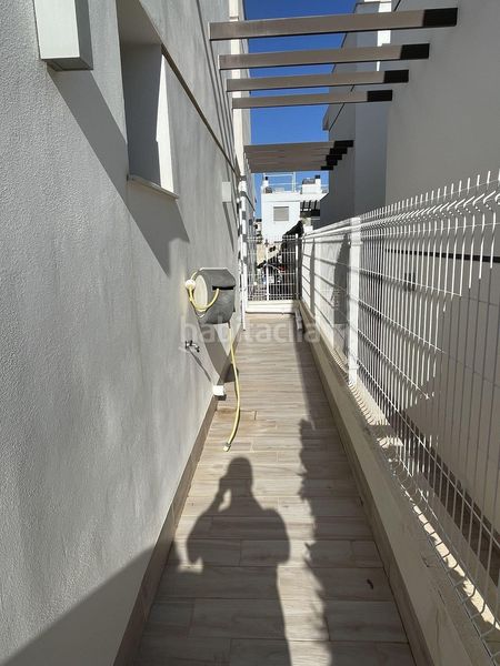 Foto ee499cc5-faba-4c0b-a058-de46de54f777. Casa adossada a Los Almendros Orihuela