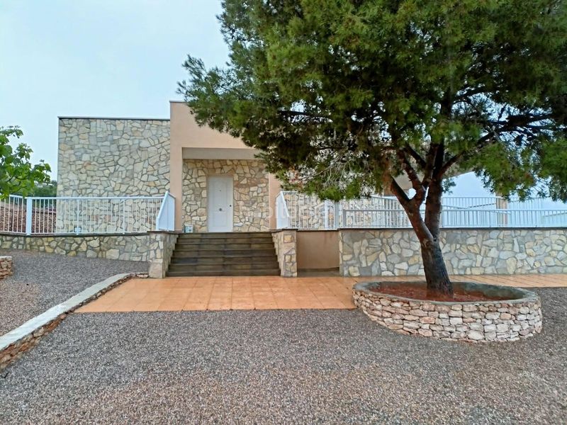Foto f07c88a4-f0eb-42c6-8472-81a23bcea686. Casa amb aparcament a Canteras Cartagena