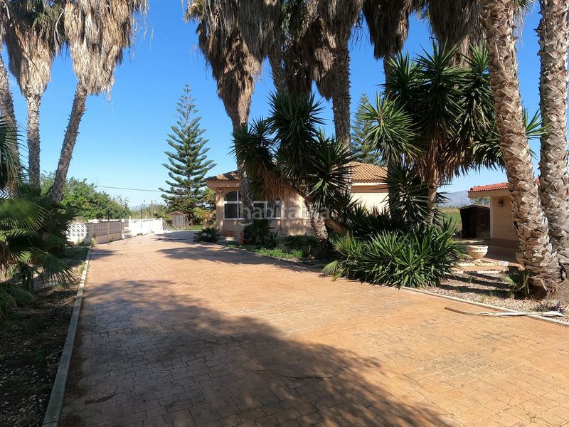 Foto 8ff3d842-9b18-4dba-bbca-2ef33318ff8f. Casa a Almoradí