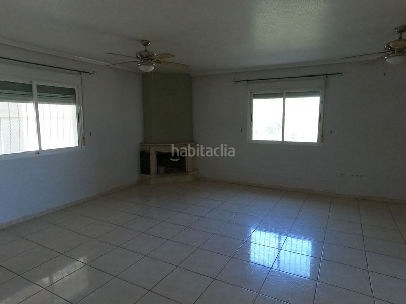 Foto b7d7b9d9-19d3-4af6-a72e-03b8c69c4eb3. Casa a Almoradí