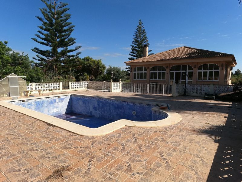 Foto f0ae5e7b-989e-42fc-99a7-1cdf2c2874a3. Casa a Almoradí