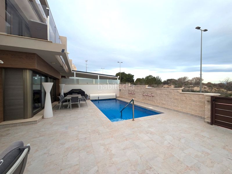 Foto a5fe1461-972c-4f54-8caf-44c8aefb2578. Casa en Los Almendros Orihuela