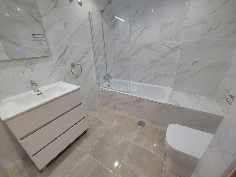 Foto 051dcddf-149e-463f-8dc1-3fe67ecf1523. Apartament amb aparcament piscina a La Zenia Orihuela