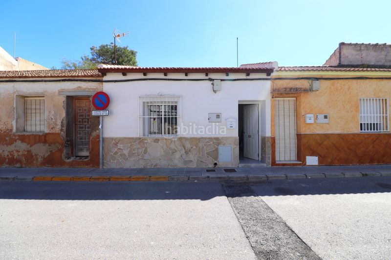 Foto 937c9b54-aa3e-472f-b0cd-1146d6d194b0. Casa amb piscina a Benijófar