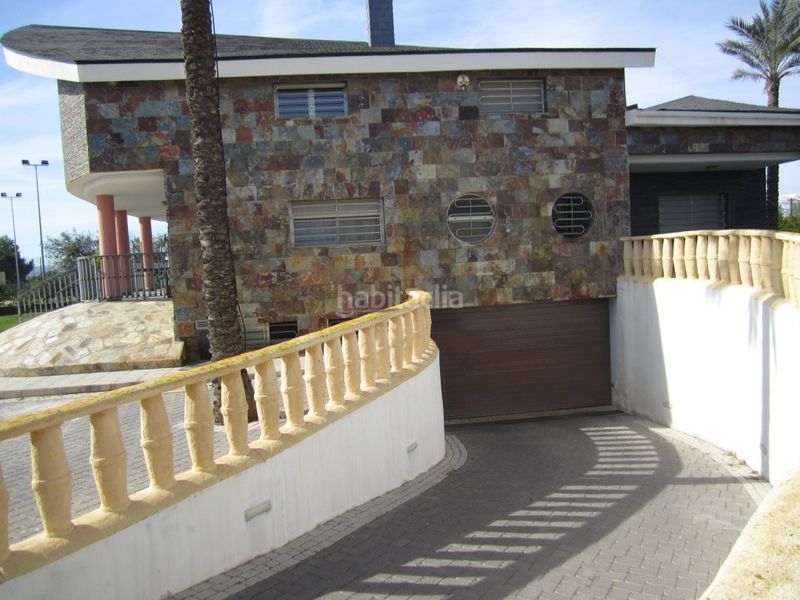 Foto 2251dce6-d67d-4104-b166-e655ff4c72f1. Casa amb aparcament a Montesinos (Los)