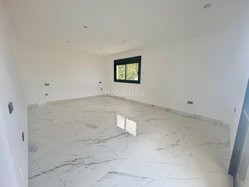 Foto d0bd2f8f-7650-4485-926c-773d9133537a. Casa amb aparcament a Campoamor Orihuela