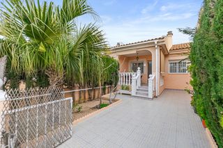 Casa adossada a Santiago de La Ribera