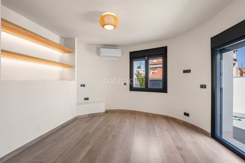Foto a25f4e05-cb16-4dea-a535-8039e50e95a0. Casa amb piscina a Benijófar