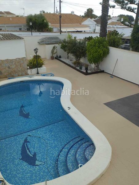 Foto 50a89fe1-7bb4-49f9-8274-2243a1c76b1b. Casa amb aparcament piscina a Cabo Roig Orihuela