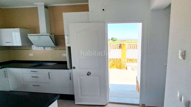 Foto e14680c9-3fb9-4eea-b059-8e50cc40a375. Masía en Catral
