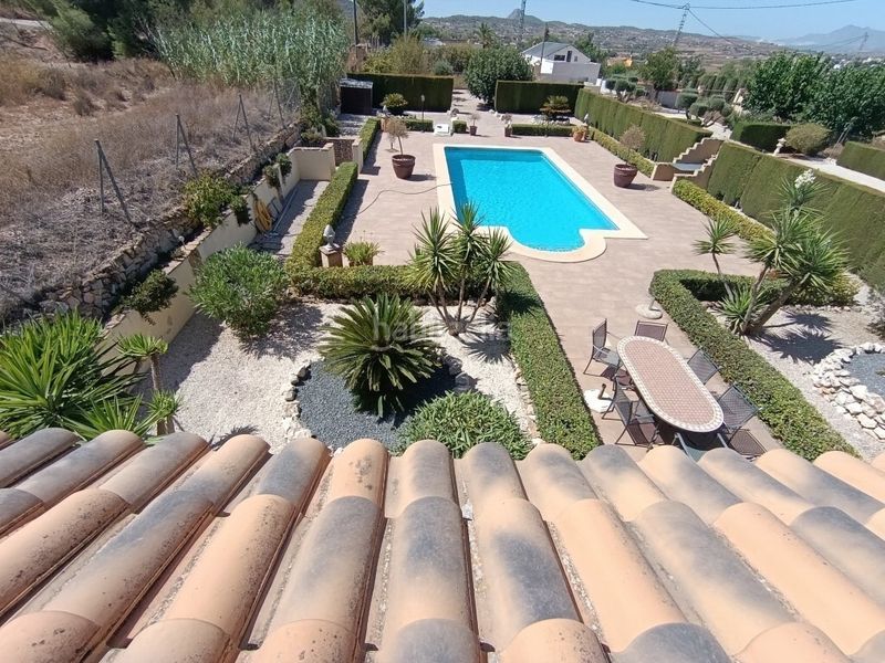 Foto 49d57694-33d7-498a-aed2-71a5400423dc. Casa amb piscina a Hondón de los Frailes