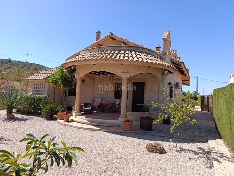 Foto c1899693-502e-4f5c-a3f4-a0b6c60c288e. Casa amb piscina a Hondón de los Frailes