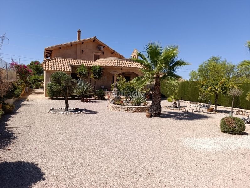 Foto de1659f1-28a7-4dfe-b2d6-711828dc77c3. Casa amb piscina a Hondón de los Frailes