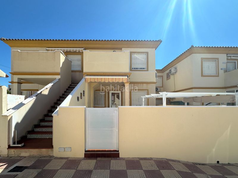 Foto d8be79c3-32d6-4090-a700-3d40f572a822. Casa en Playa Flamenca Orihuela