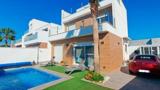 Haus in Pilar de la Horadada Ciudad