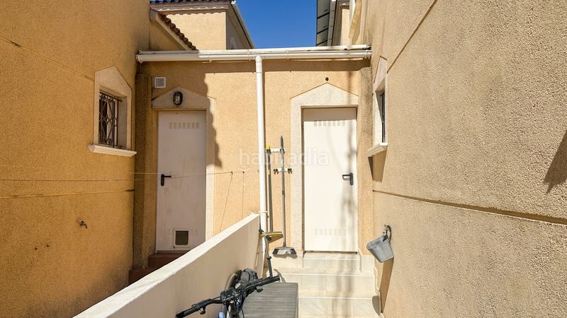 Foto 5d9607cd-0035-447b-ad64-18d254aff0ff. Casa adossada a Los Balcones y los Altos Orihuela