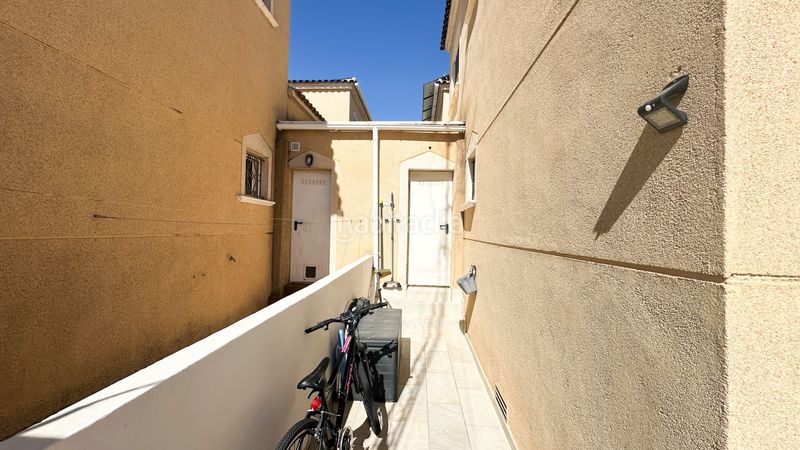 Foto 737419d6-ae65-45bb-93d2-d9e9e7d03ca2. Casa adossada a Los Balcones y los Altos Orihuela