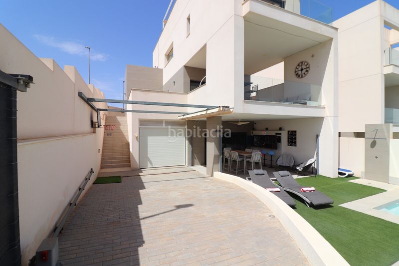 Foto a5d3b28a-825f-43b1-9727-6a7584611bee. Casa amb aparcament piscina a Benijófar