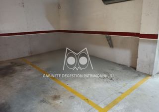 Aparcament cotxe a Carrer Eugeni d'Ors 7