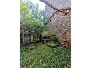 Masia  Calle casal. Se vende casa para rehabilitar en lantaño, portas