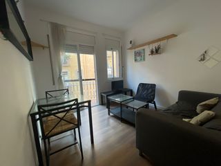 Alquiler Piso en El Parc i la Llacuna del Poblenou. Piso de 4 habitaciones con balcones!