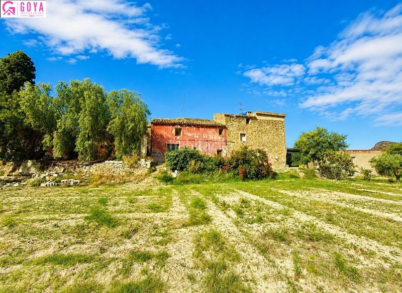 Foto 1bd29203-4724-477d-adb2-71a674f7063a. Masia amb aparcament a Xixona