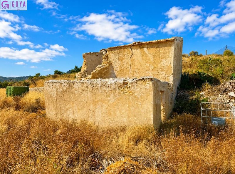 Foto d4d58012-4713-4b38-8fce-c0ff54cf0889. Masia amb aparcament a Xixona