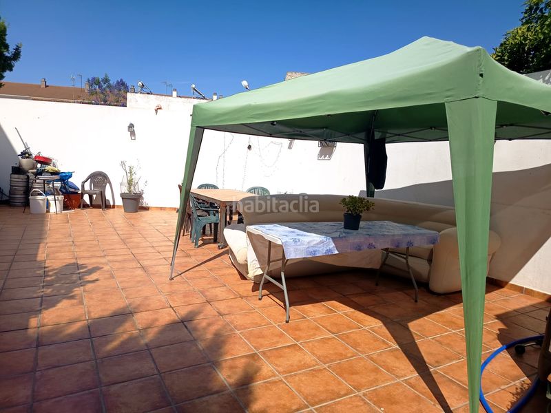 Foto 7288c520-50cf-48e7-9b34-22f07d1aedfb. Maison jumelée dans Gines