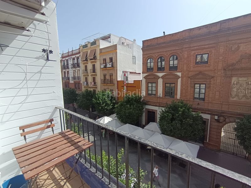 Foto bf5eee21-fca5-40f0-adb4-abb9907e960a. Pis amb calefacció a Triana Casco Antiguo Sevilla