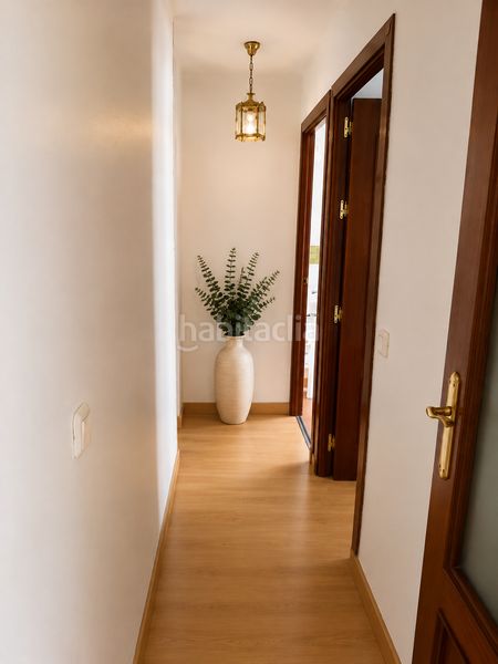 Foto b7b7f7bd-8358-4a45-a9b3-9a02b67a9e19. Pis amb calefacció a Barrio León Sevilla