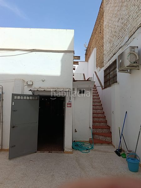 Foto 0ad90885-1ef6-4b7f-81bc-0159c98497ee. Casa adossada a Torreblanca Sevilla