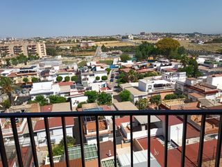 Pis  Calle león. Piso panorámico en san juan de aznalfarache con terraza y metro
