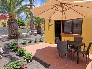 Flat in Calle pedro y guy vandaele 19. Chalet independiente con grande teraza