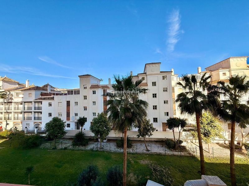 Foto e2cc516f-08b0-41fc-9654-b5d7db9b0762. Estudi amb calefacció aparcament piscina a Cortijo Torrequebrada Benalmádena