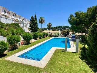 Casa a schiera  Calle calle quilla hacienda del golf. Venta de casa adosada con tres dormitorios en benalmádena costa,