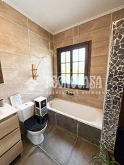 Casa a Lajares. Casa en venta en la oliva