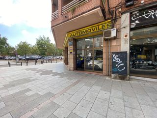 Local Comercial  Calle de joaquim rubió i ors
