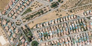 Appartamento in Loma Verde. Vivienda  184 m  4 hab. en albolote  ocupado
