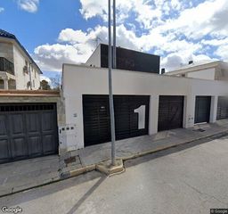 Pis a Valdepeñas. Vivienda  267 m  5 hab. en valdepeñas  ocupado