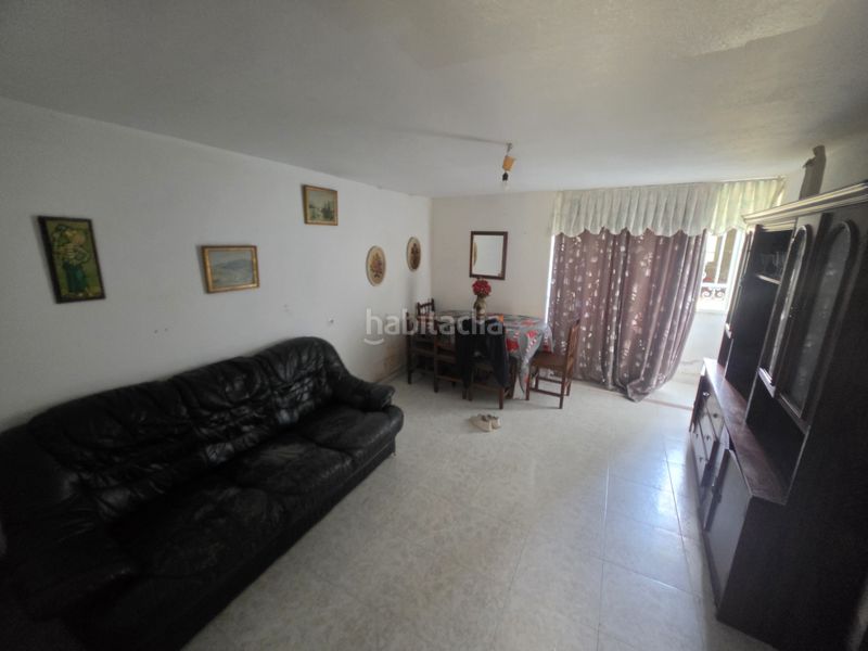 Foto ab1ad58f-604a-4408-955e-17af9ce99c93. Masia amb aparcament a Vimianzo